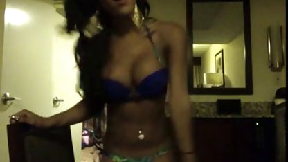 Kayu kamera di pantat film bokeb filipina dan vagina yang tidak bersalah