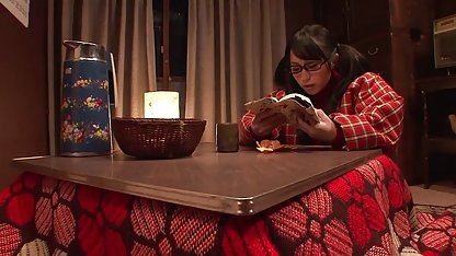 Annie bokeh philipina membuka vaginanya untuk mani muncrat, erotis, adegan