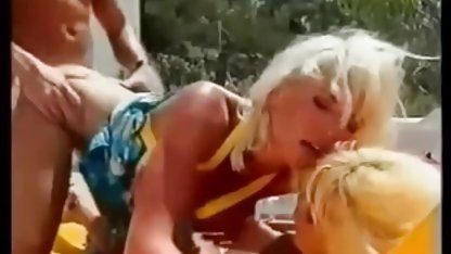 Liseli gadis Jepang finger fuck satu sama bokep filipina 3gp lain saat mereka syuting